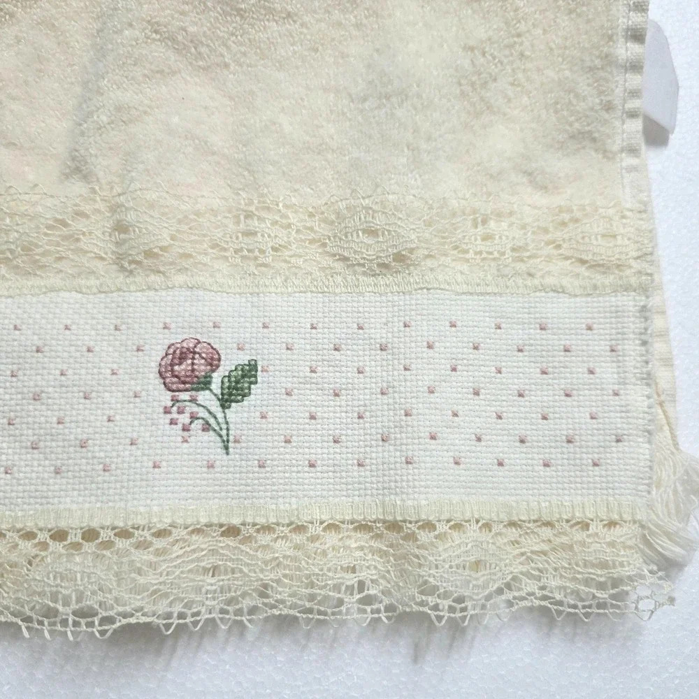 Vtg Cannon Embroidered Floral Hand Towel Beige Cotton Lace Rose 18x11 Decor